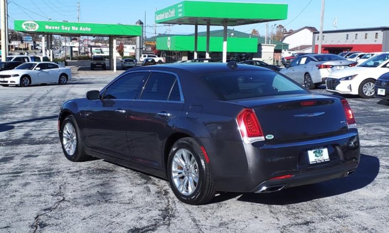 2016 Chrysler 300 C