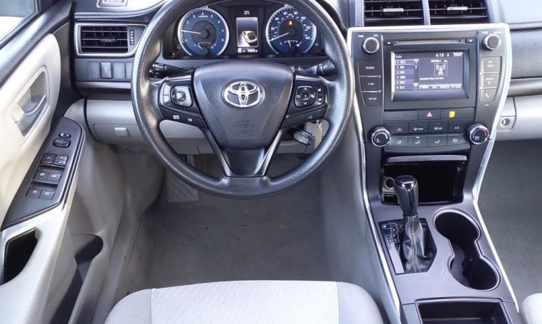 Drivers Seat Image of the 2016 Toyota Camry