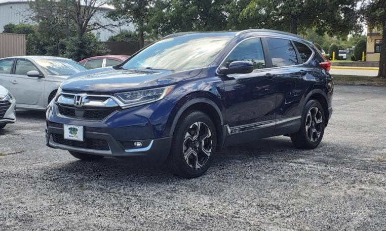 2017 Honda CR-V Touring Front Angle 7830 (18)