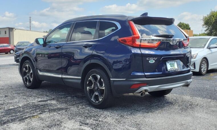 2017 Honda CR-V Touring Rear Angle 7830 (19)