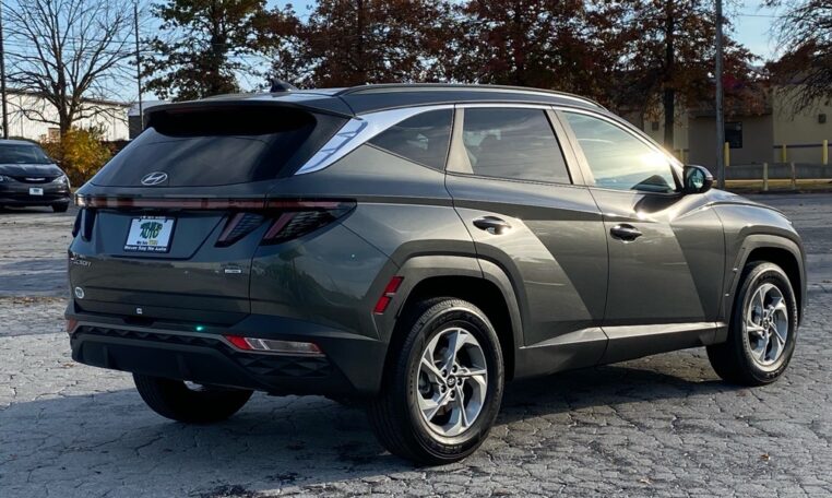 2023 Hyundai TUCSON SEL 7910T (2) Rear
