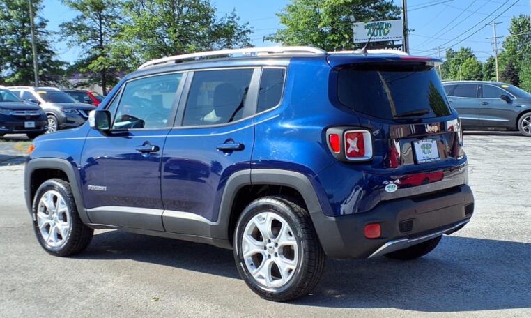 2016 Jeep Renegade Limited 4x4 for sale in Springfield Mo. Used car dealer with financing for everyone.