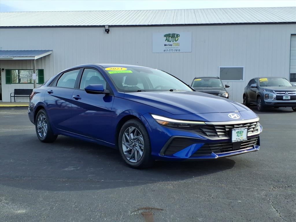 2024 Hyundai Elantra SEL's photo