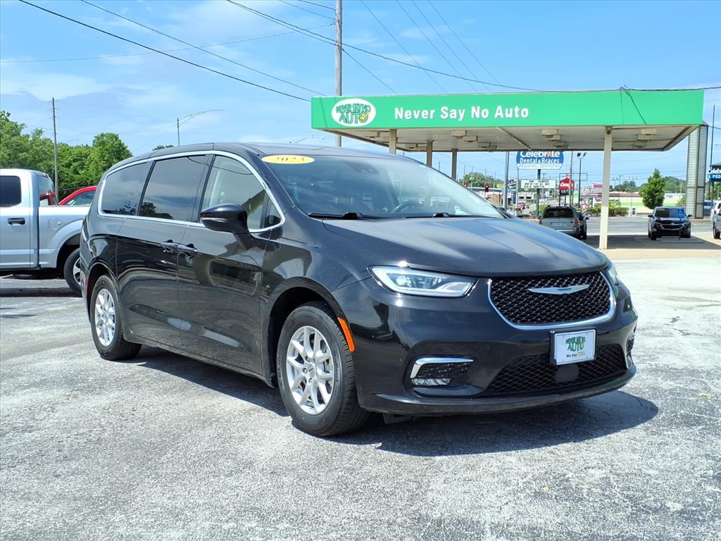 2023 Chrysler Pacifica's photo